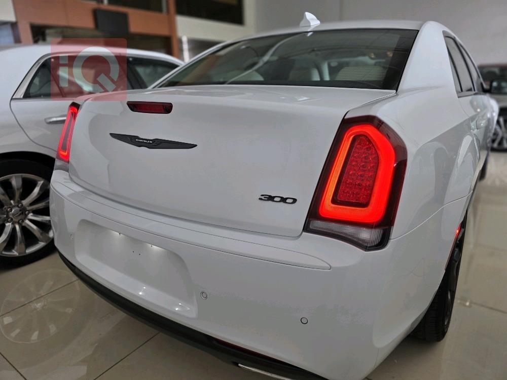 کرایسلەر 300